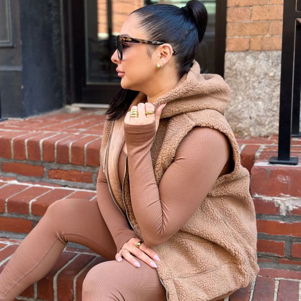 Sleeveless Hooded Sherpa Vest - Image 2